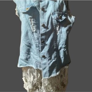 Grace And Emma Denim & Lace Vest/Shirt/Top In A Size Small